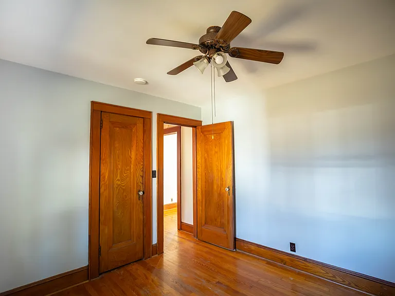 31 Spring Valley Ave — Photo 15