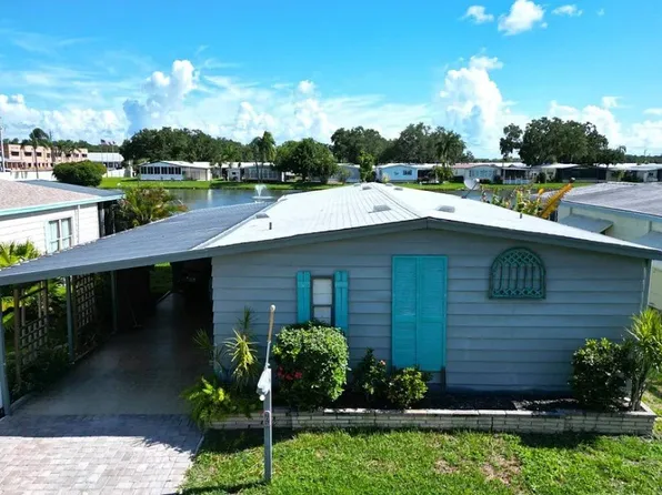 705 Hibiscus Ln, Palmetto, FL 34221