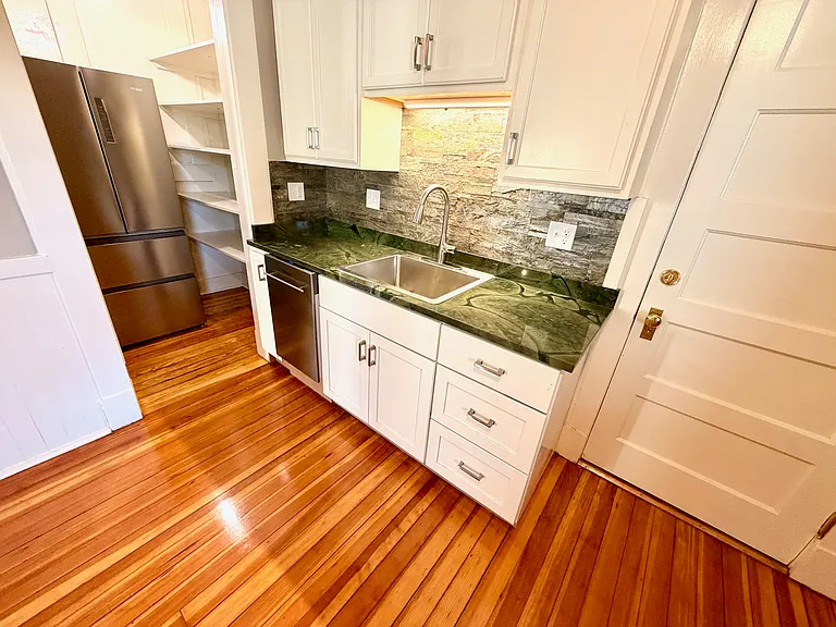 69 S Pleasant St #12 — Photo 25