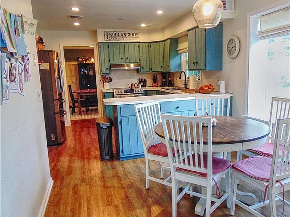 3rd image of 396 Dogwood Ln