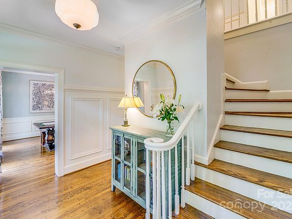 4th image of 10338 Hollybrook Dr