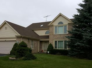 812 Heatherstone Dr, Schaumburg, IL 60173