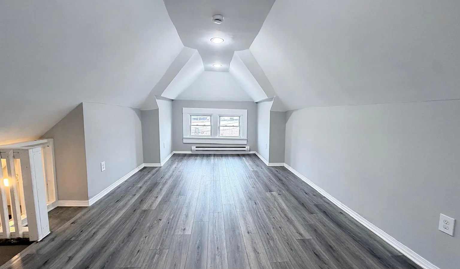 2224 E Edgar Rd — Photo 2