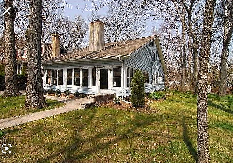1st image of 4 Birch Ln