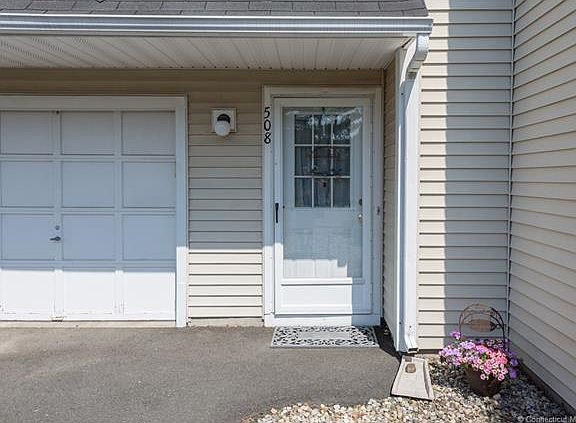 2nd image of 508 Carlton Ln