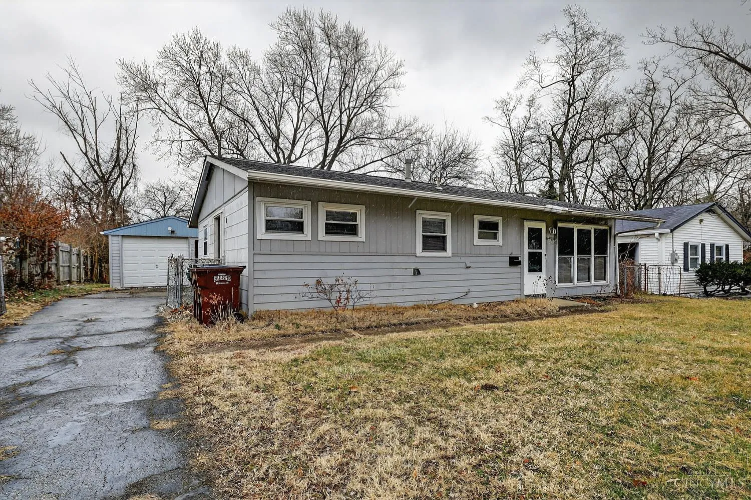 9636 Pippin Rd photo 1