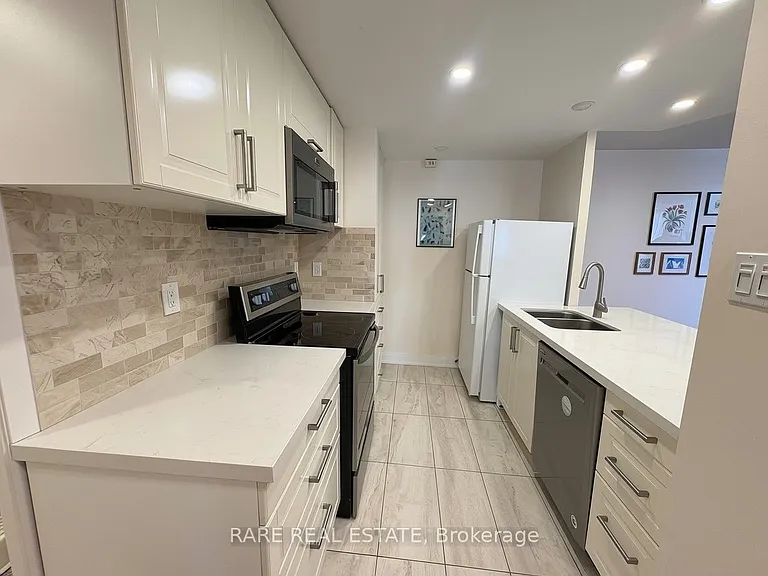 105 McCaul St #704 — Photo 6