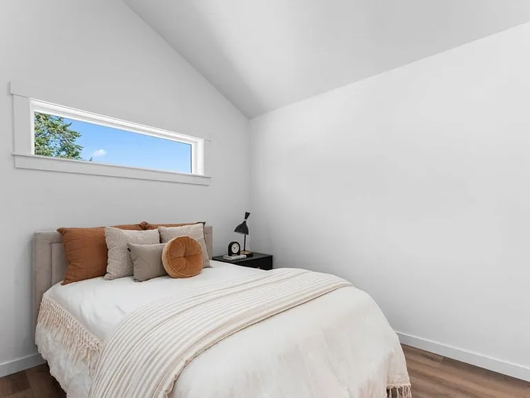 3546 W Anderson St — Photo 7