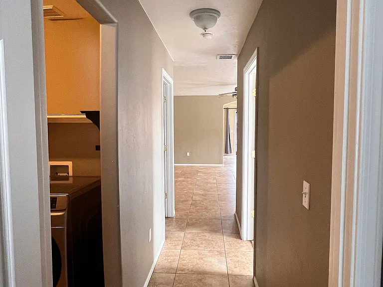 2912 N Xochipilli Dr — Photo 5