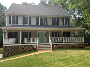 1803 Rock Point Dr, Powhatan, VA 23139