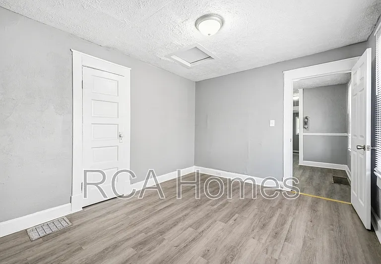 1358 N Gale St — Photo 8