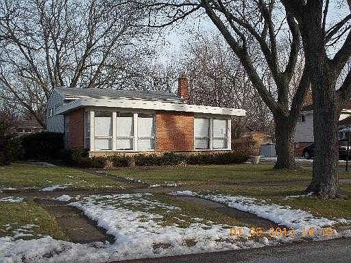 1st image of 814 Lawler Ave