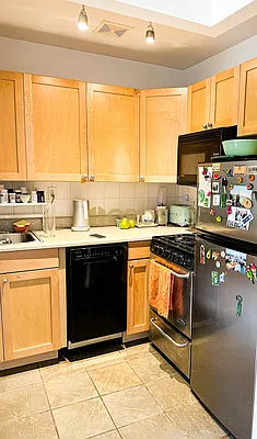 Rented by City Connections Realty | media 10