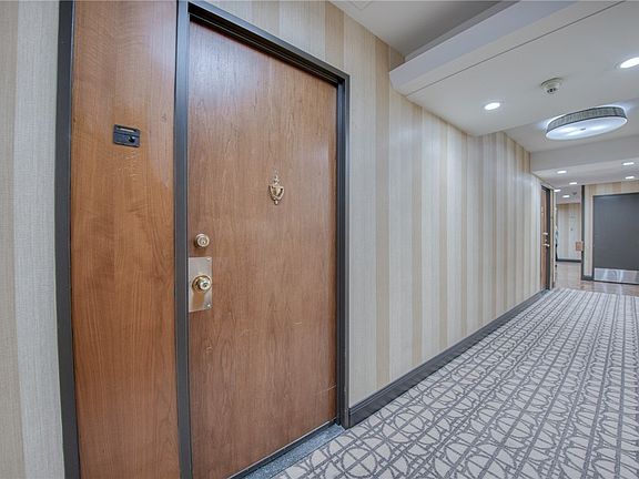 2nd image of 320 Fort Duquesne Blvd APT 26N