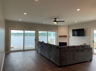 22555 Bayview Ln, Hancock, MI 49930
