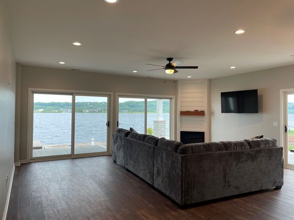 22555 Bayview Ln