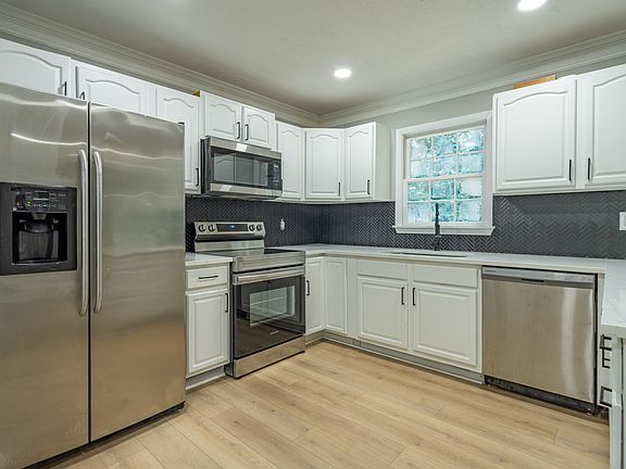 5th image of 2622 Rolling View Dr SE