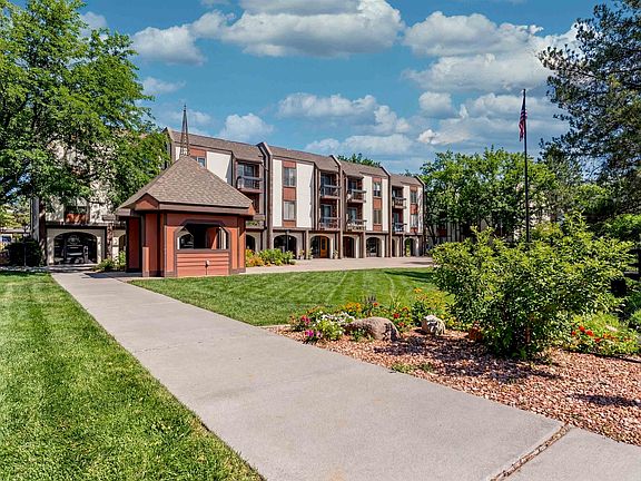 3rd image of 3154 Lakeside Dr APT 305