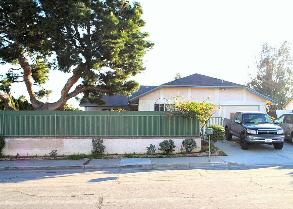 1st image of 22885 Glendon Dr