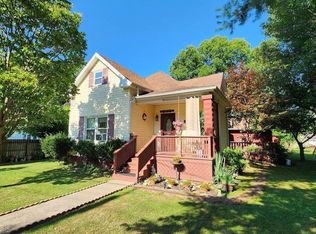 504 Madison St, Benton, IL 62812
