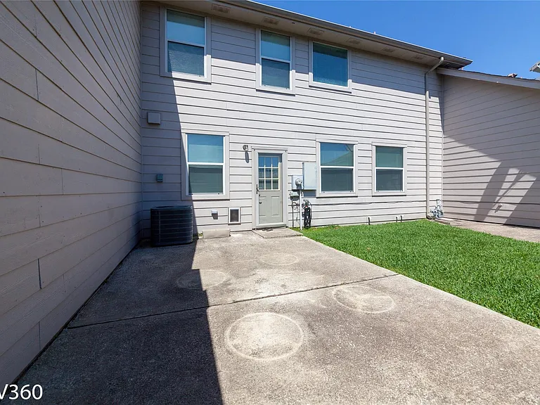 2943 Meadowglen Crst — Photo 24