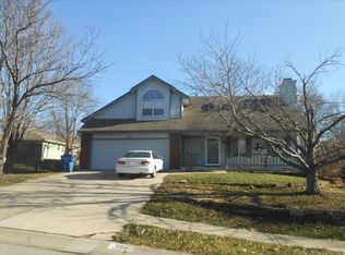 722 NW 42nd St, Blue Springs, MO 64015