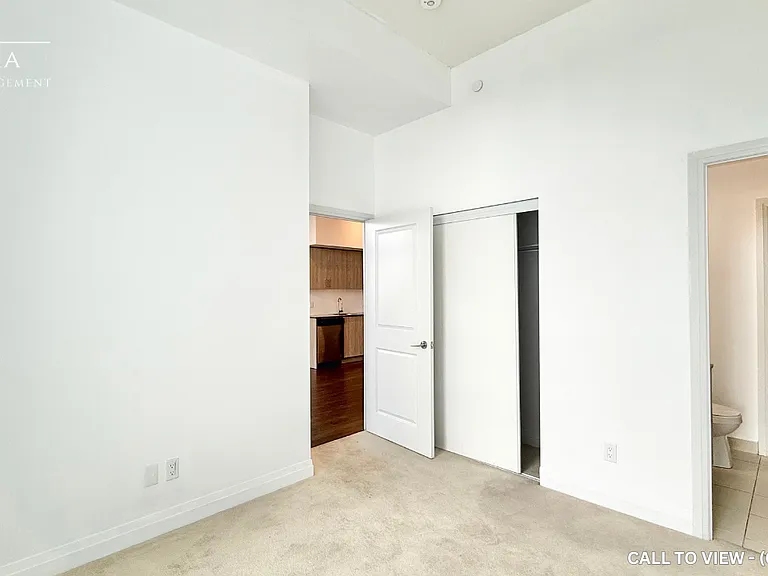 20 Meadowglen Pl #824 — Photo 5
