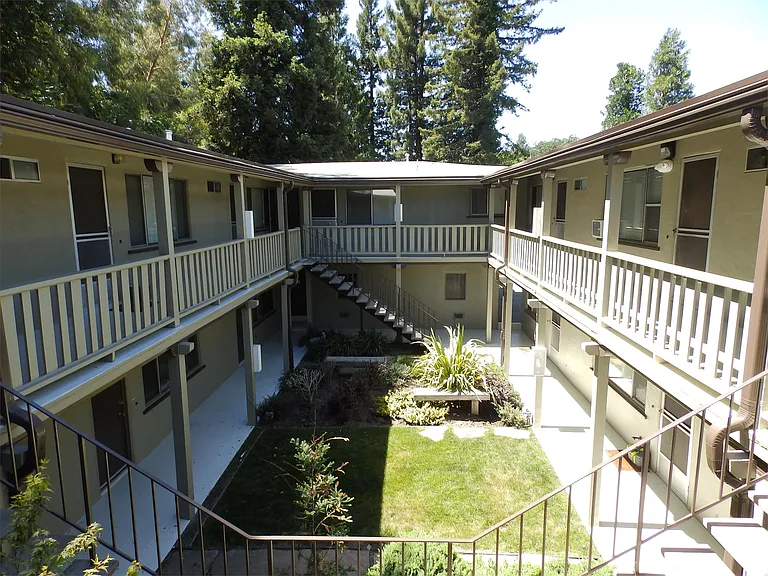 80 Lafayette Cir #2 — Photo 12