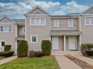 114 Oak Ridge Dr #114, Windsor Locks, CT 06096