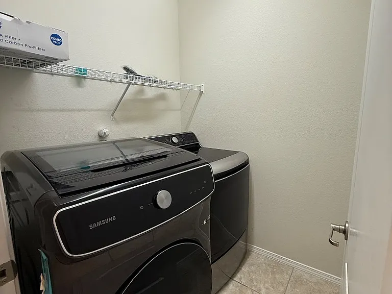 Unit Photo