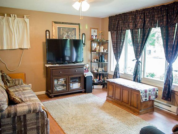 3rd image of 2411 Eastfield Dr
