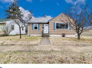 37 E 6th St, Burlington, NJ 08016