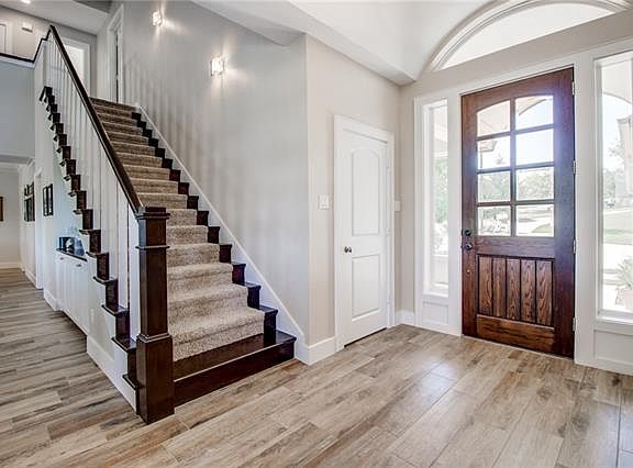 4th image of 1031 Lighthouse Ct