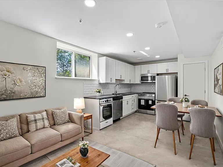 4735 Rohns St #2A — Photo 4
