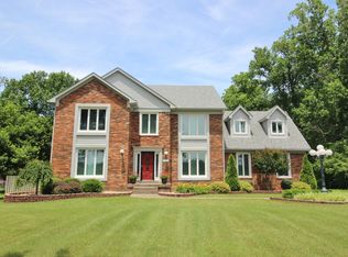 7011 Briscoe Ln, Louisville, KY 40228