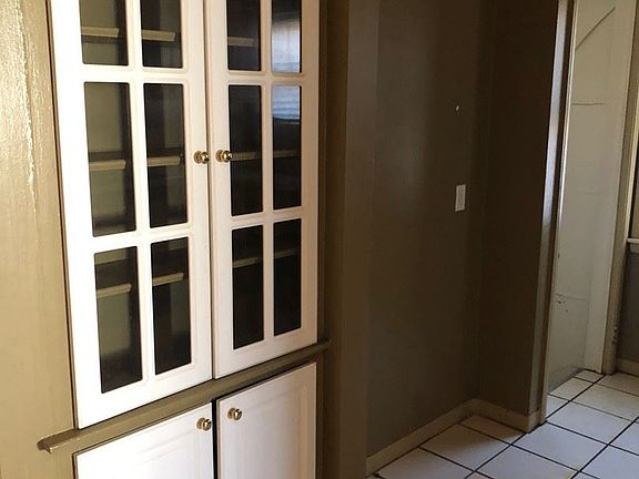 4th image of 18524 Ashton Ave