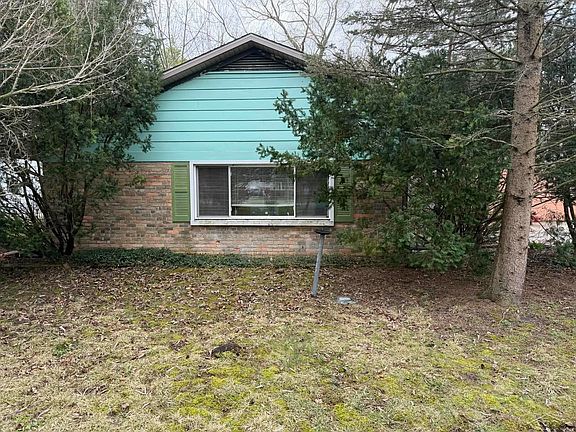 3rd image of 2060 Cass Ave