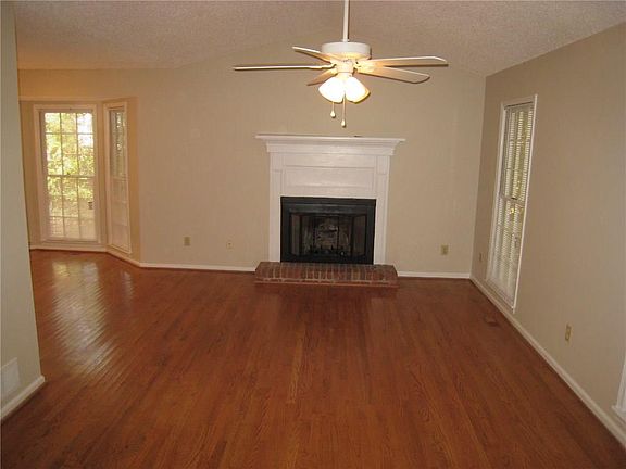 3rd image of 53 Sharon Pl