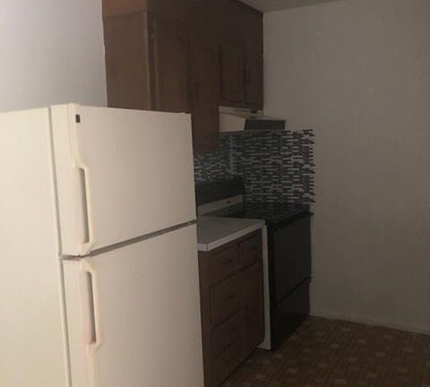 4th image of 872 Balmoral Court #D