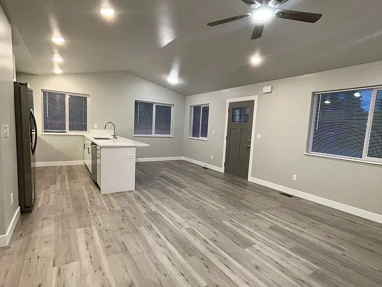 6150 W Karen St #2-4 — Photo 20