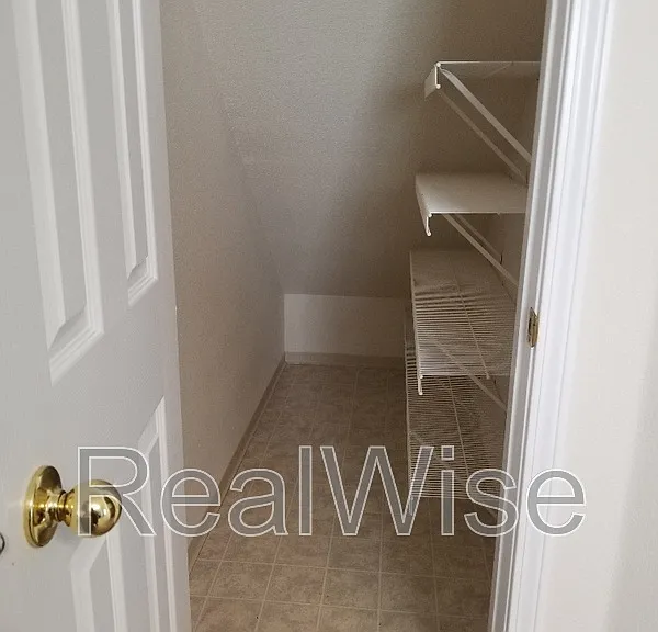 1527 Hamilton Ln — Photo 17