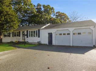 98 Almy St, Warwick, RI 02886