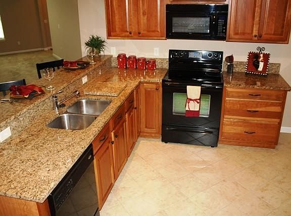 4th image of 6874 Liberty Cir