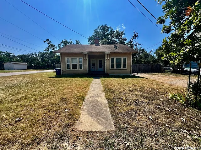 229 Travis St #2