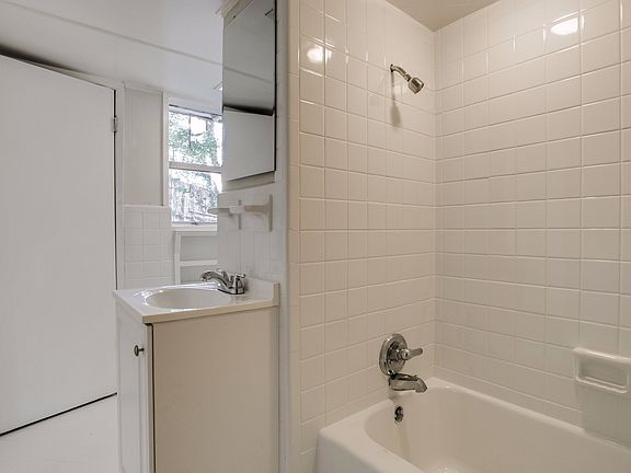 5th image of 1218 Ridge Rock Ln