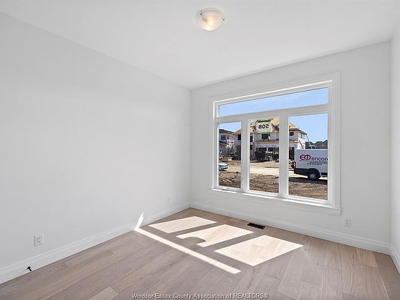 5th image of 3592 Sutton Ave