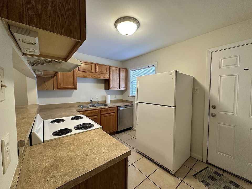 Kitchen with pass through