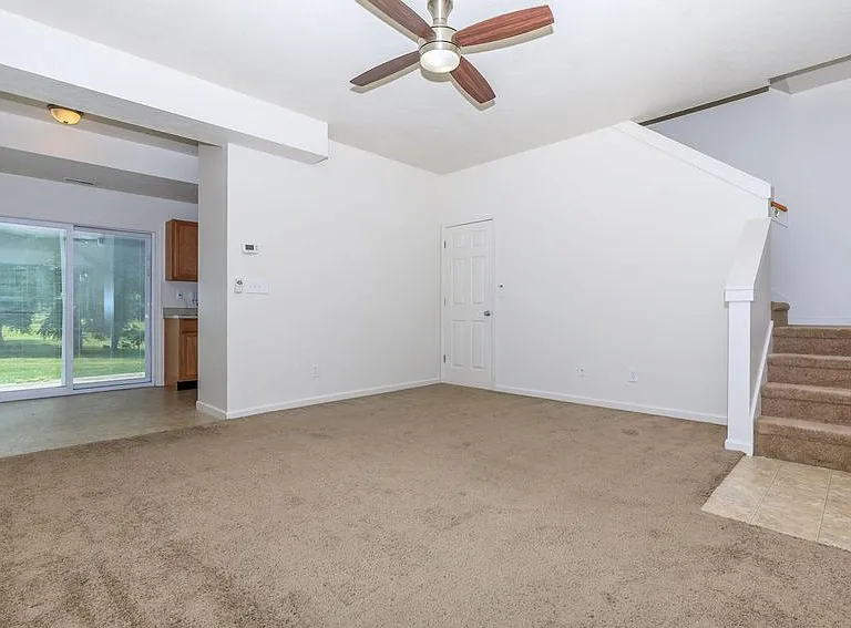 Regency Court Apartments — Photo 45
