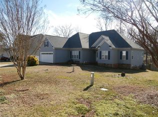 120 Cabot Dr, Winston Salem, NC 27103