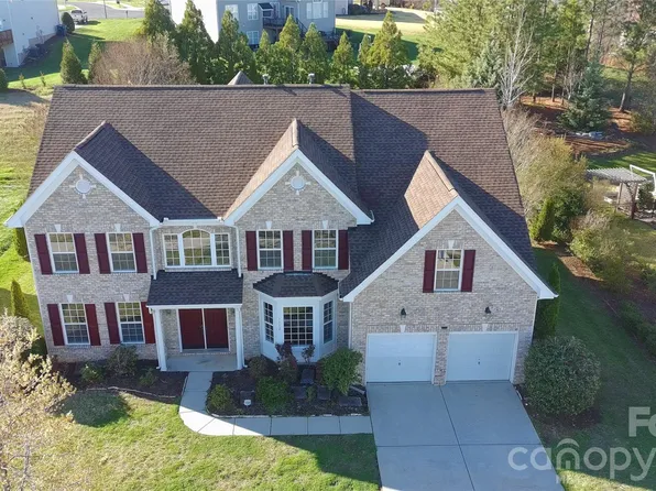 7512 Chasewater Dr, Harrisburg, NC 28075